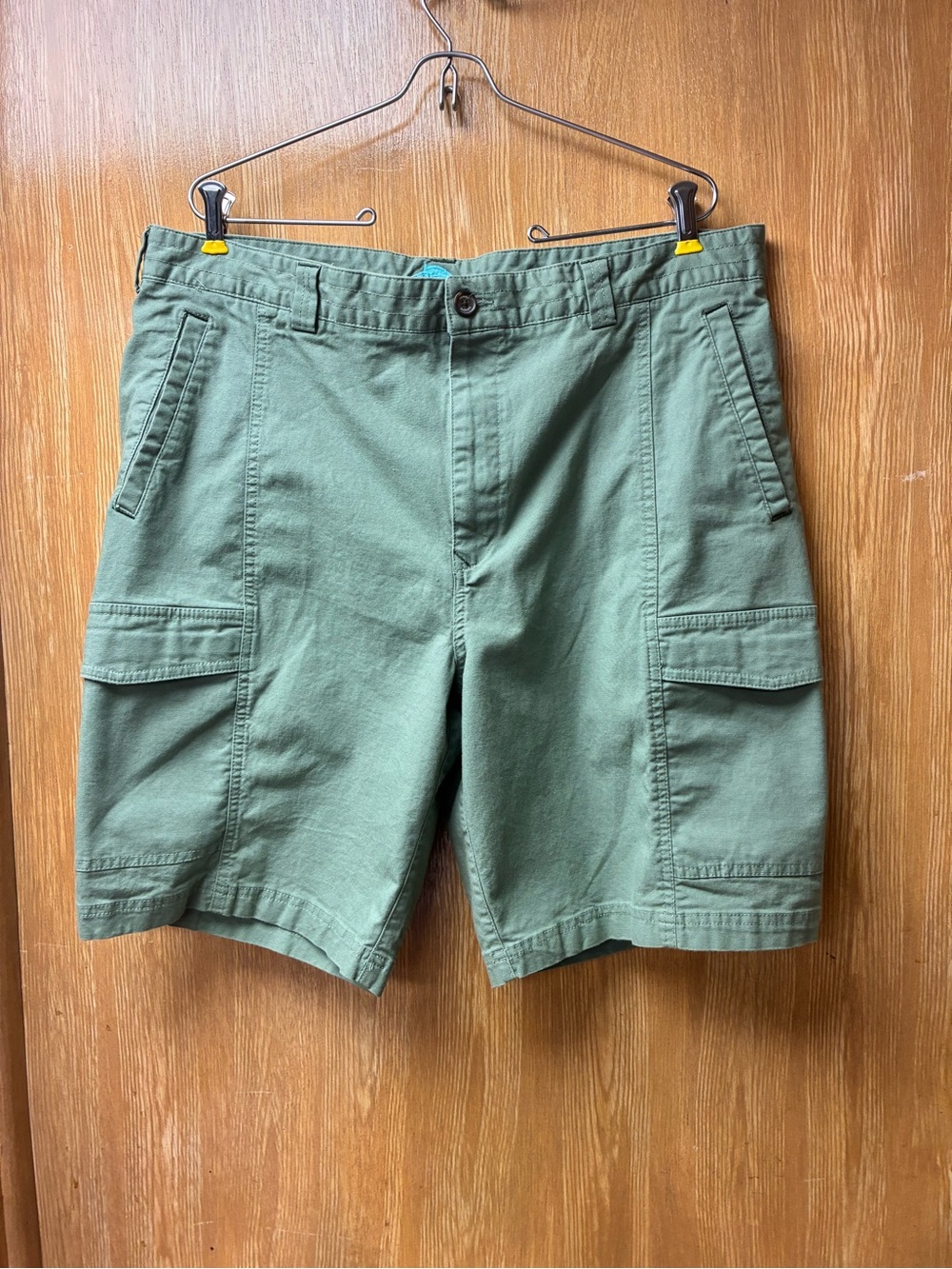 Tommy Bahama Mens Cargo Shorts Size 38 Sage Green Olive Cotton Blend Marlin Logo